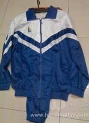 路凱服飾工廠 匠心織就品質(zhì)，時(shí)尚引領(lǐng)未來(lái)